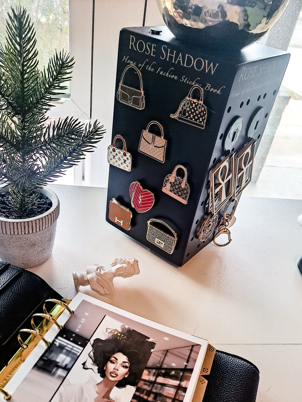 Shadow Stand Rose Shadow Collection Stand